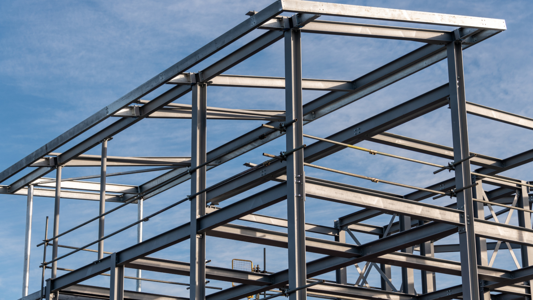 Lider în Construcții Metalice & Industriale 3